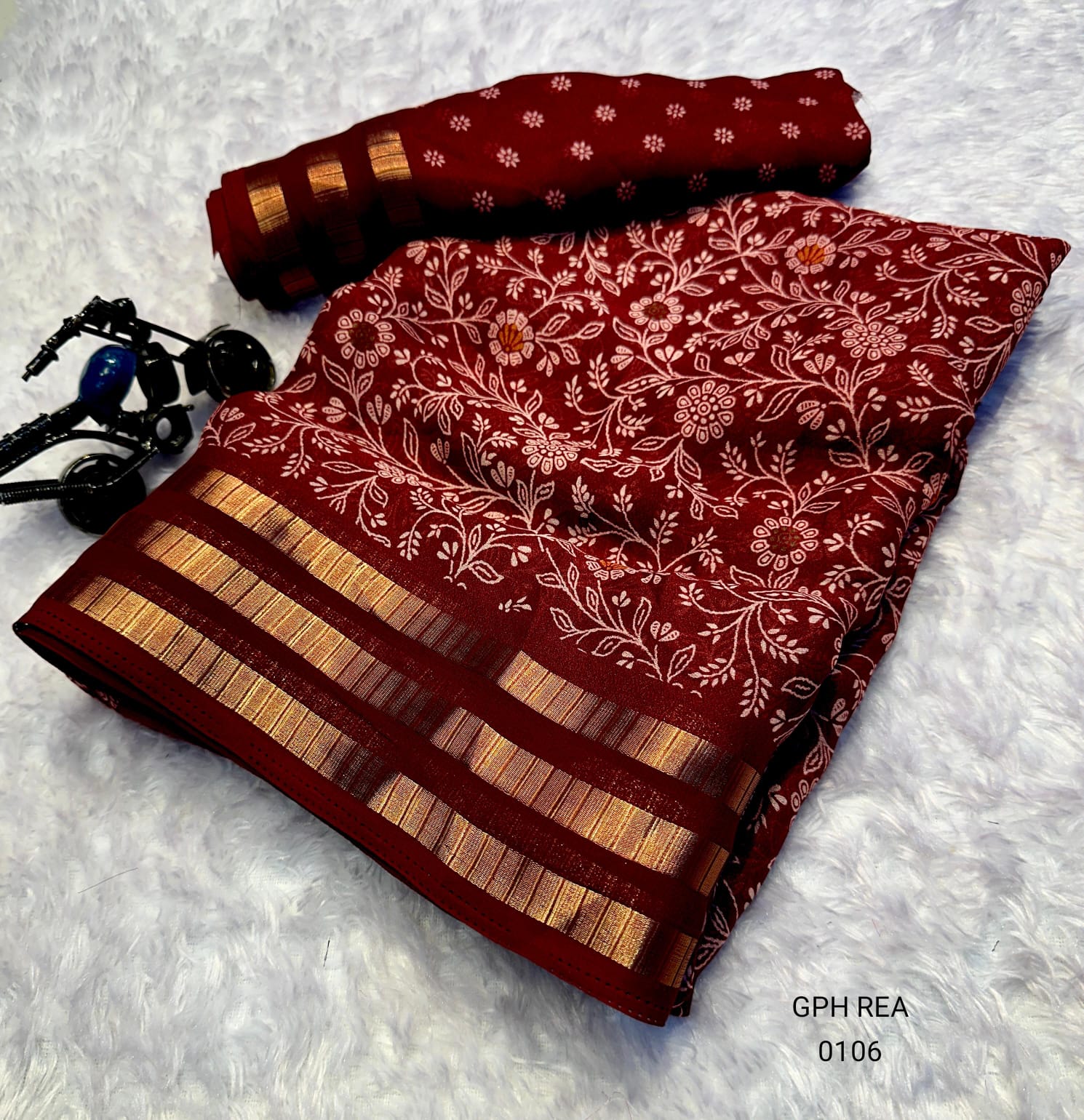 Lightweight Georgette Saree with Uniform Pattern and Designer Blouse